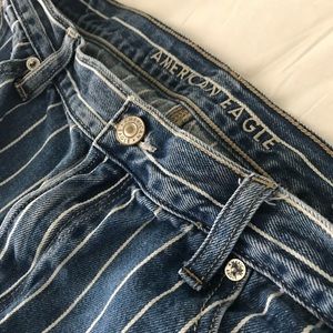 American Eagle Outfitters High Rise Mom Jeans